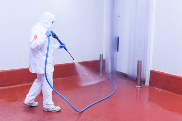 Best Animal Enclosure Cleaning  in Woodburn, OR